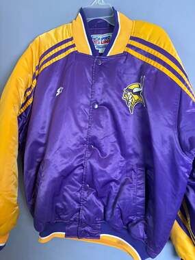 Women’s Starter Minnesota Vikings Jacket Size M (Fits Like XL)